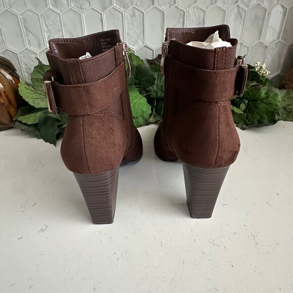 Brown Suede Block Heel Ankle Boots Size 8.5M With Buckle & Zipper - Picture 4 of 7